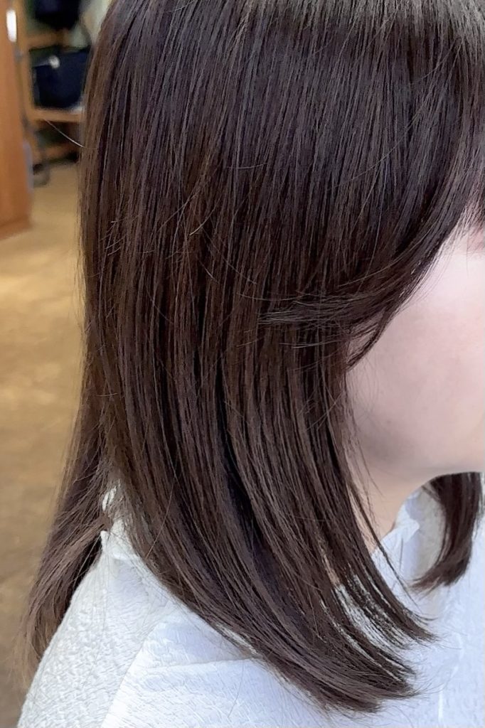 40代お客様ミディアムレイヤー スモーキーベージュ+バイオレット仕上がり画像