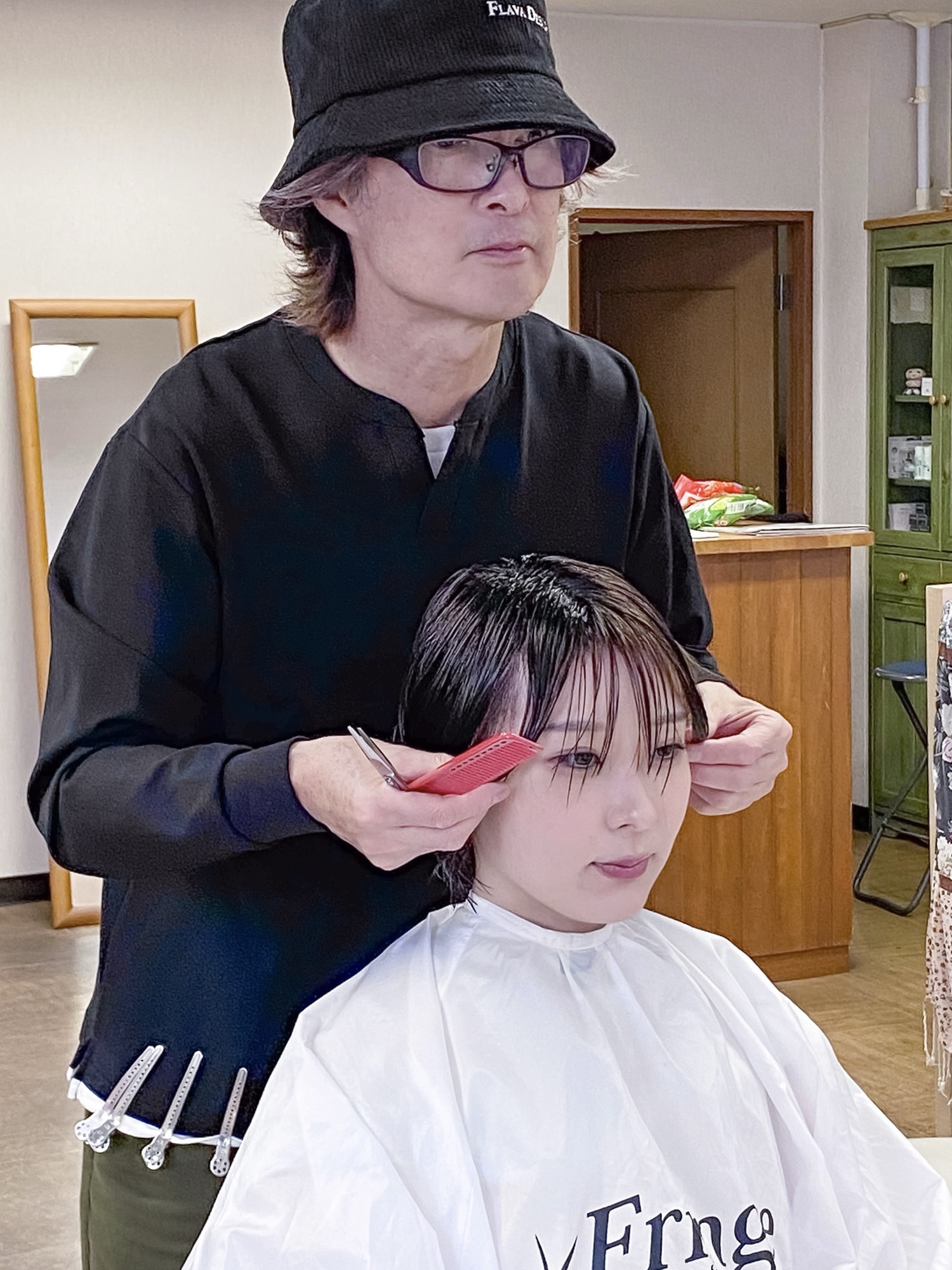 染谷がカウンセリングしている写真