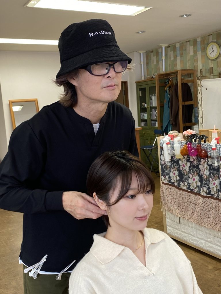 染谷がカウンセリングしている写真