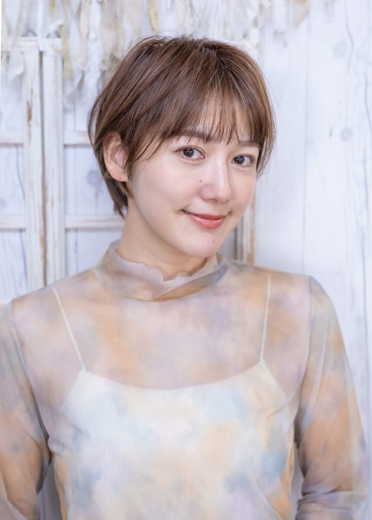 30代おすすめの大人美人ショート・前髪は目の上の長さ