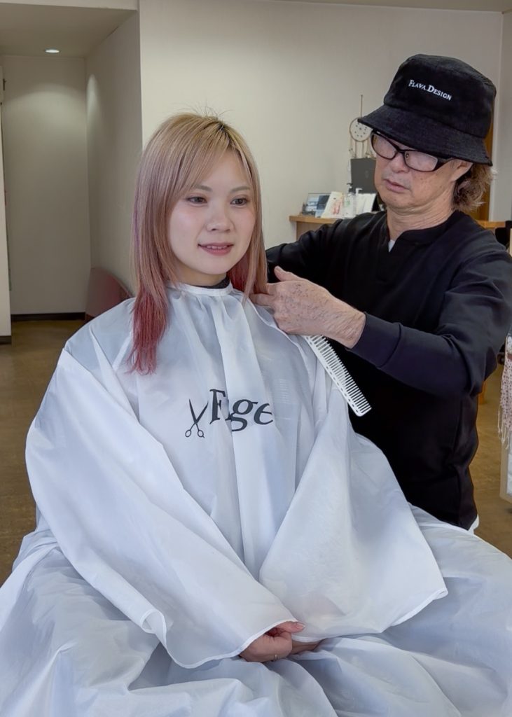 傷んでる髪をばっさりカット