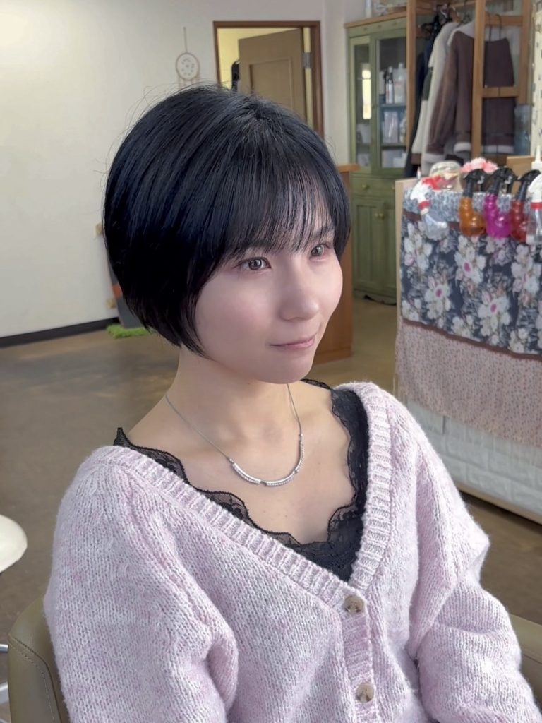 お客様スタイル　アフター・丸みと顔まわりをひし形にして小顔に！